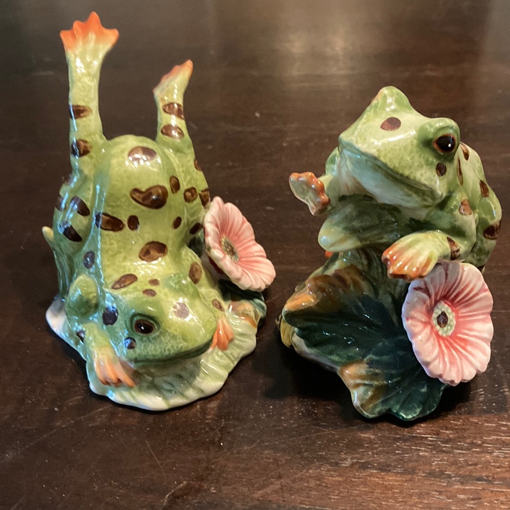 Ceramic frogs